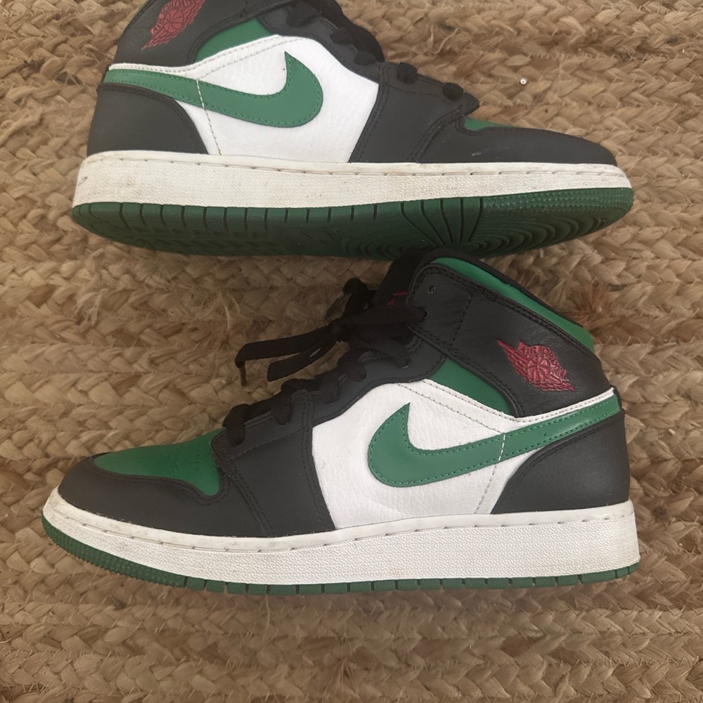 Nike Air Jordan 1 Mid Green Black Sneakers